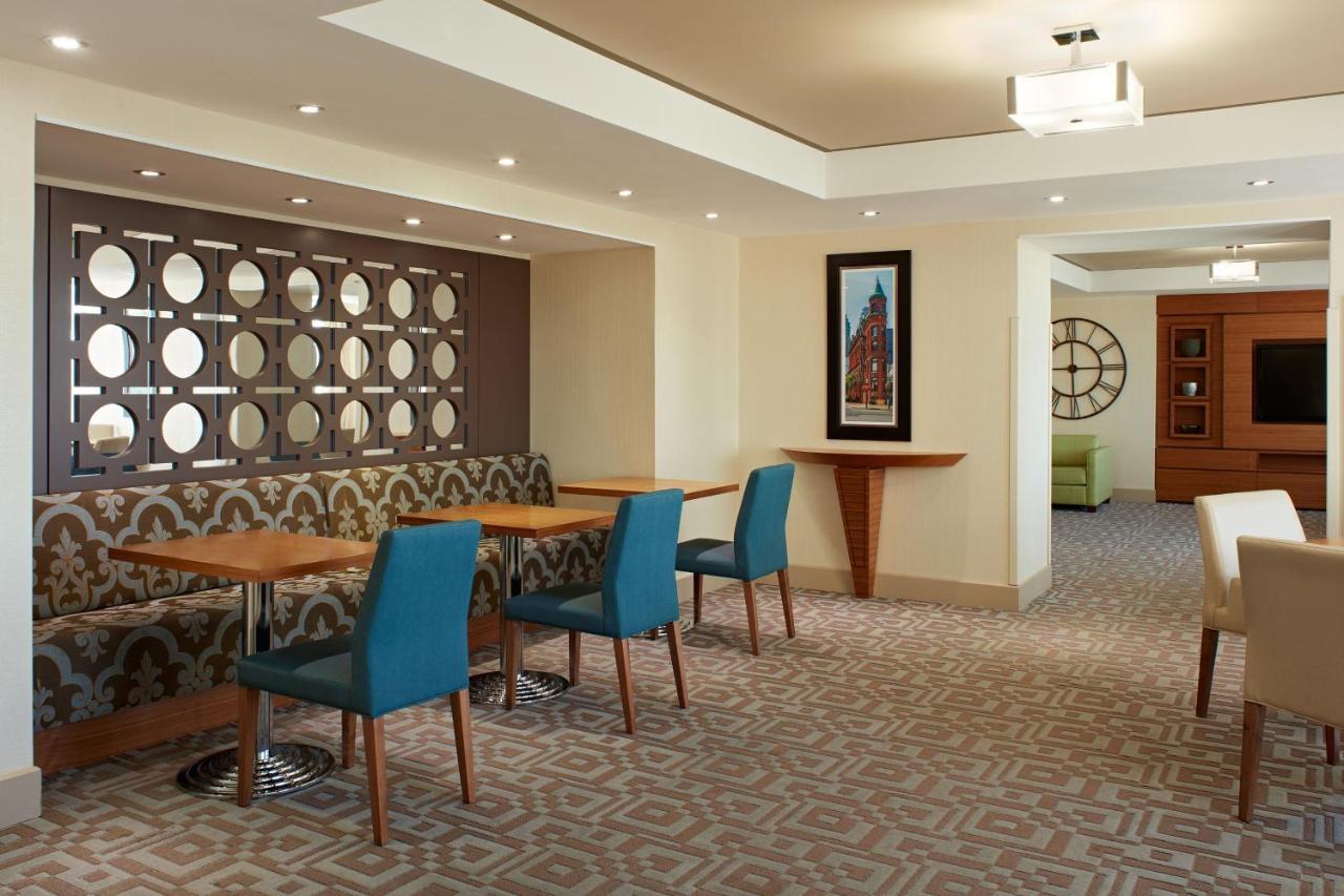 ריצ'מונד היל Sheraton Parkway Toronto North Hotel & Suites מראה חיצוני תמונה